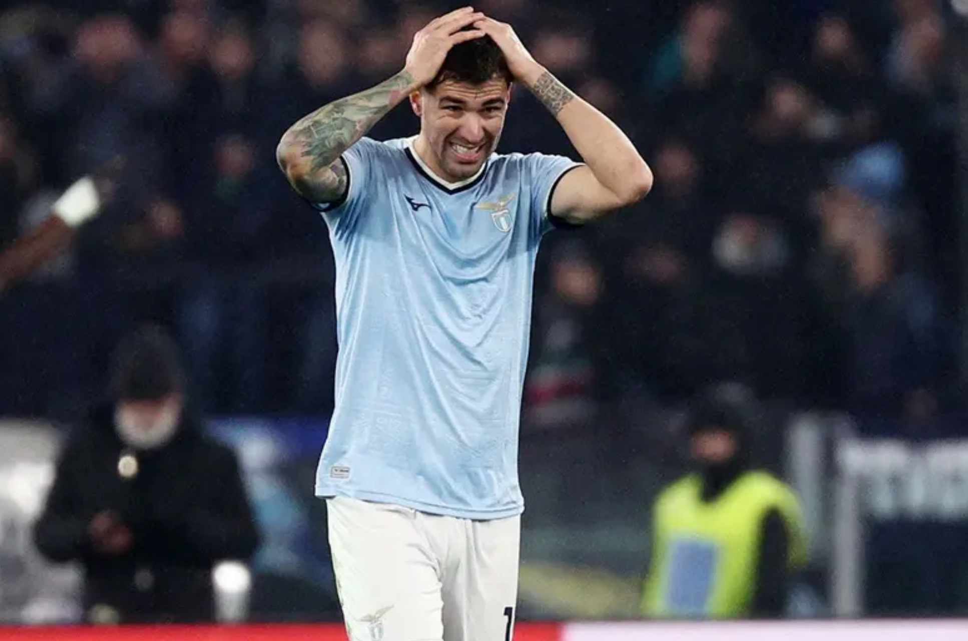 Despiden a integrante de Lazio por publicar implante de pene
